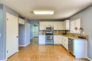 Kitchen (2)