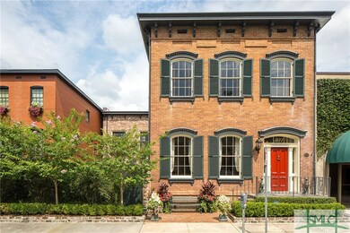 327 Tattnall Street built in the Italianate style,