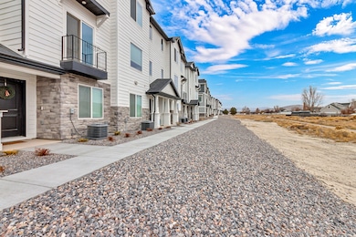 3894 N Cougar Ln, Eagle Mountain, UT 84005 - photo 2