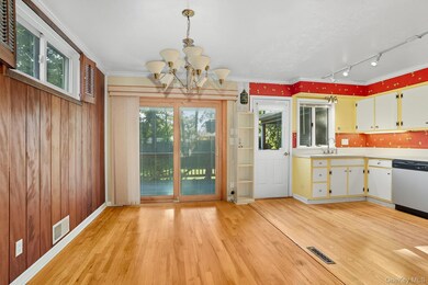 57 Whittier Blvd, Poughkeepsie, NY 12603 - photo 6
