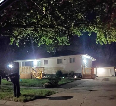 2221 Wallace St, Gary, IN 46404 - photo 7