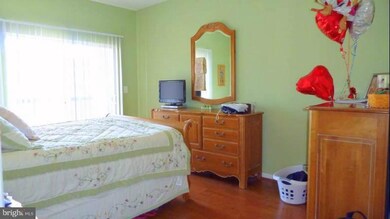 11327 Aristotle Dr unit 5-407, Fairfax, VA 22030 - photo 3