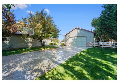 8118 S Slide Creek Ln, Meridian, ID 83642 - photo 4