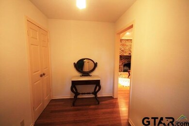 222 Heritage Cir, Tyler, TX 75703 - photo 3