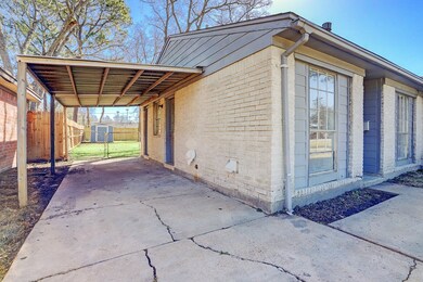 2127 N Austin Ave, Pearland, TX 77581 - photo 3