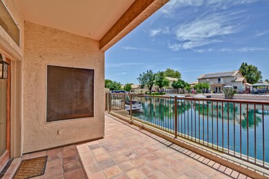 PRIVATE LAKEFRONT PATIO