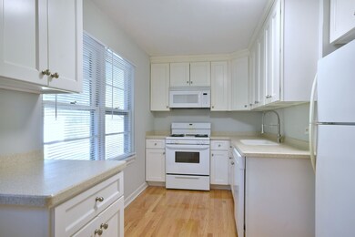 626 S Bryan St, Elmhurst, IL 60126 - photo 5