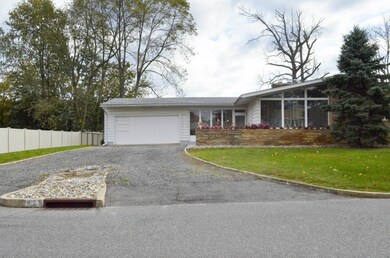 429 Maple Ln, Middletown, NJ 07748 - photo 2