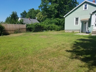 52 Stuart St, Springfield, MA 01119 - photo 3