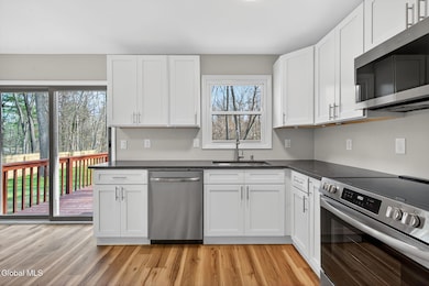 203 Woodscape Dr, Albany, NY 12203 - photo 5