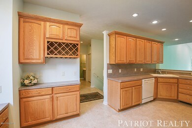 2103 Lamberton Creek Ln NE unit 14, Grand Rapids, MI 49505 - photo 4