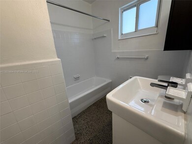 322 NE 6th St unit 3, Hallandale Beach, FL 33009 - photo 5