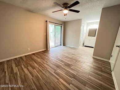 5404 101st St unit 4, Jacksonville, FL 32210 - photo 4