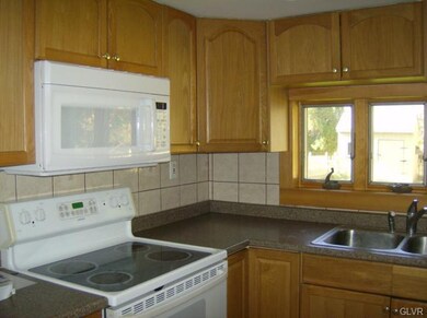 713 Fernwood St, Emmaus, PA 18049 - photo 6