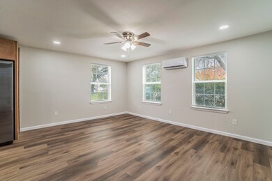 4901 Curzon Ave unit 105, Fort Worth, TX 76107 - photo 3