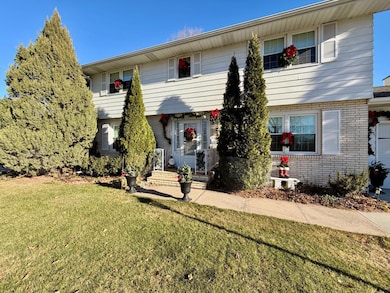 2602 Rivershore Dr, Moorhead, MN 56560 - photo 2