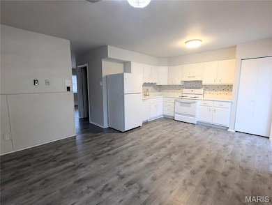 Kitchen & Dining Room combo