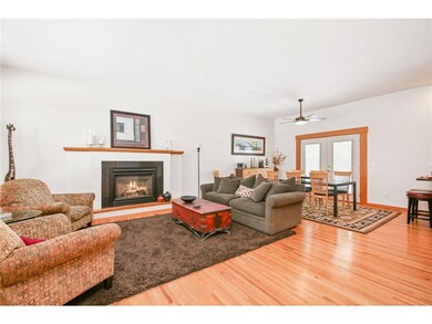 10- Main Level Ceilings. Livingroom/Dining Area. G