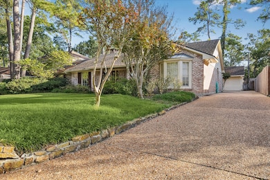 12327 Tunbridge Ln, Houston, TX 77024 - photo 4