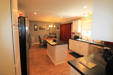 5 Kitchen 2 dining