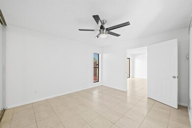 639 Executive Center Dr unit 105, West Palm Beach, FL 33401 - photo 6