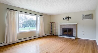 41 Thornton Rd, Worcester, MA 01606 - photo 3