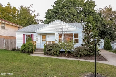 005-Front_View-1280049-mls