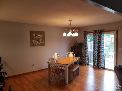 7118 SW 17th St, Topeka, KS 66615 - photo 6