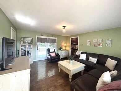 77 Lindsey Rd, Middletown, CT 06457 - photo 4