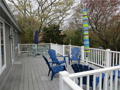 Auditorium. Deck