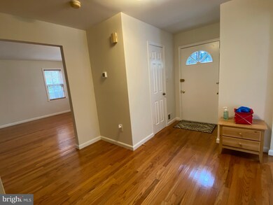 3032 Seven Oaks Place, Falls Church, VA 22042 - photo 4