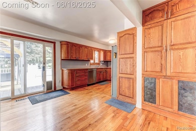 HARD WOOD FLOORS