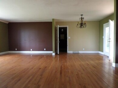 384 E 100 S, Valparaiso, IN 46383 - photo 3