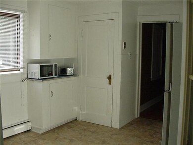 Kitchen One bedroom apartment - Eat in kitchen
