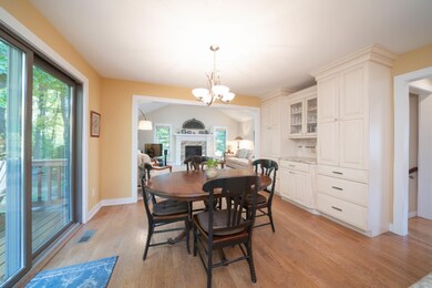 6256_Windrift_Ave_05
