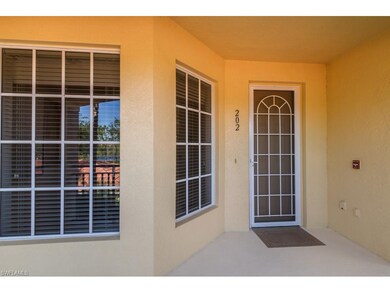 Private entrance with screen door for great cross 
