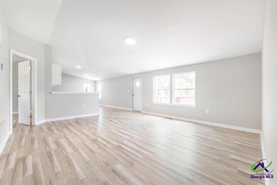 508 Beacham Ct W, Macon, GA 31216 - photo 4