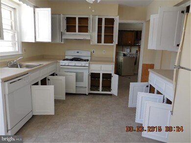 18 Lippincott Ave, Burlington, NJ 08016 - photo 3