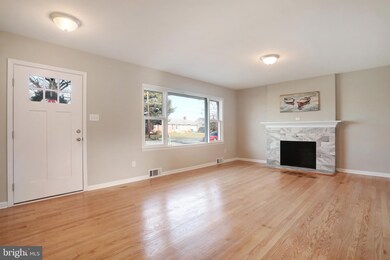 17917 Oak Ridge Dr, Hagerstown, MD 21740 - photo 5