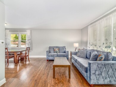 939 S Fairfield Ave, Elmhurst, IL 60126 - photo 7