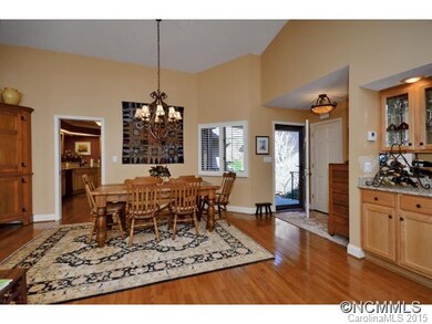 Formal Dining Area w/Wet Bar