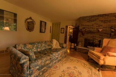 23 Living Room b