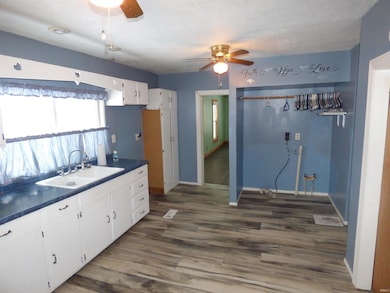 1159 W Mcclurg St, Frankfort, IN 46041 - photo 6