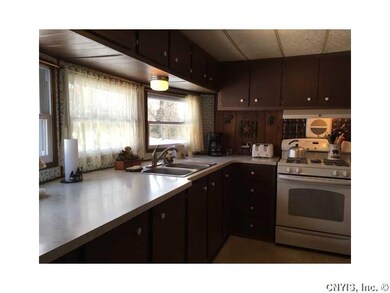 Kitchen. All appliances stay!