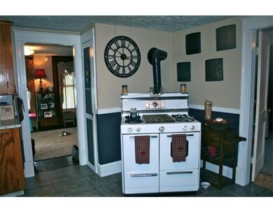 27 Lake St, Uxbridge, MA 01569 - photo 3