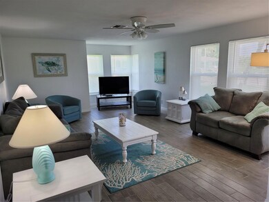 18 Golfview Ct, Rotonda West, FL 33947 - photo 2