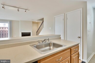 4301 Pembrook Village Dr unit 8, Alexandria, VA 22309 - photo 7