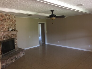 8322 Lettie St, Houston, TX 77075 - photo 4