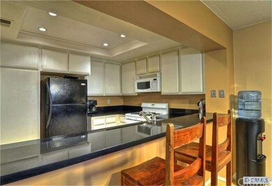 kitchen with breakfast bar