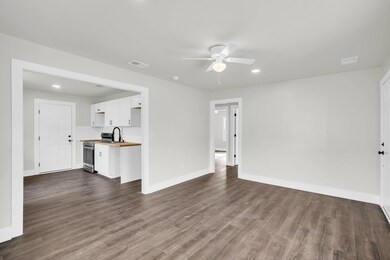 CREM - 5806 Sedgefield Dr-3